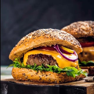 1/2 lb Cheeseburger